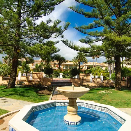 Venalmar First Line Townhouse, Garden, Sea Views Ferienhaus Estepona