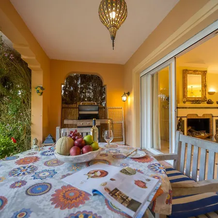 Venalmar First Line Townhouse, Garden, Sea Views Ferienhaus Estepona